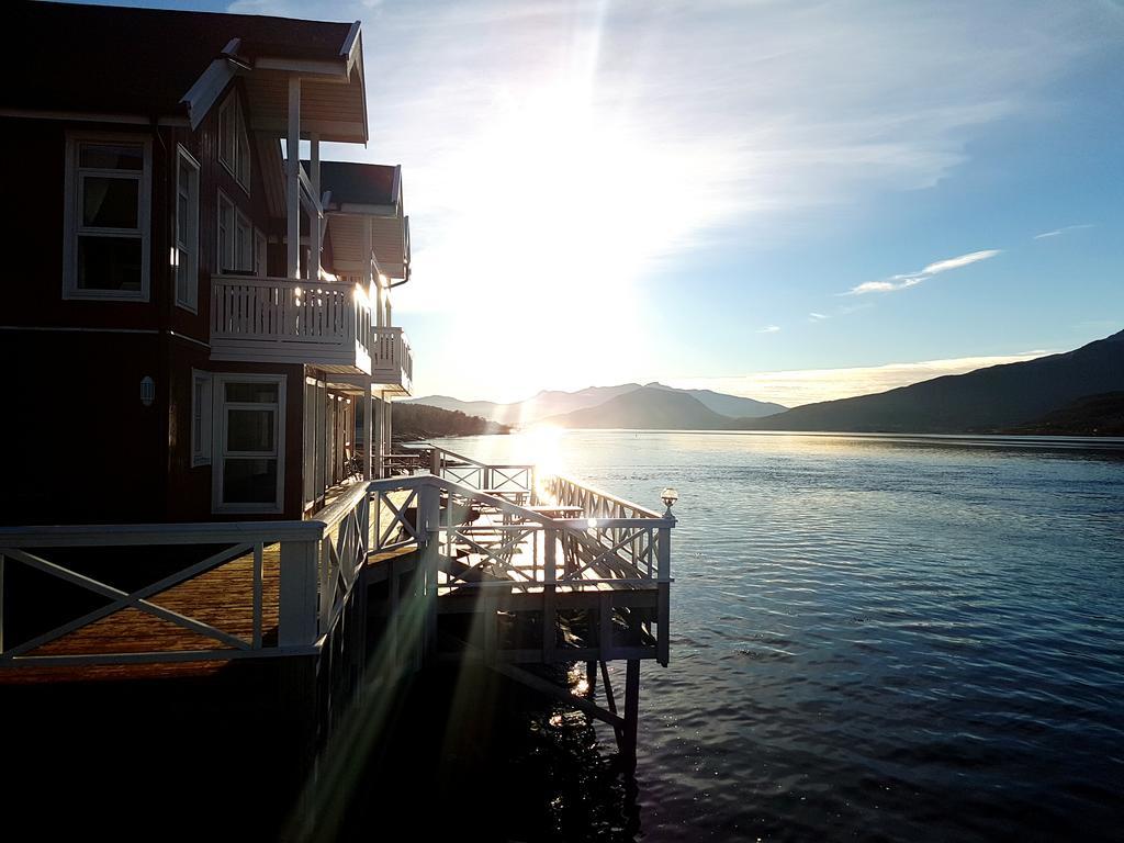 Tjeldsundbrua Maritim Villa Evenskjer Kültér fotó